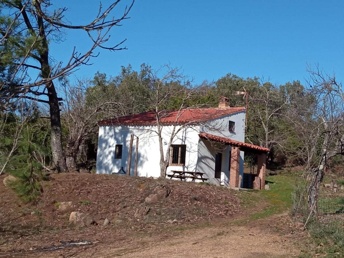 Viviendas Rurales Del Robledo *