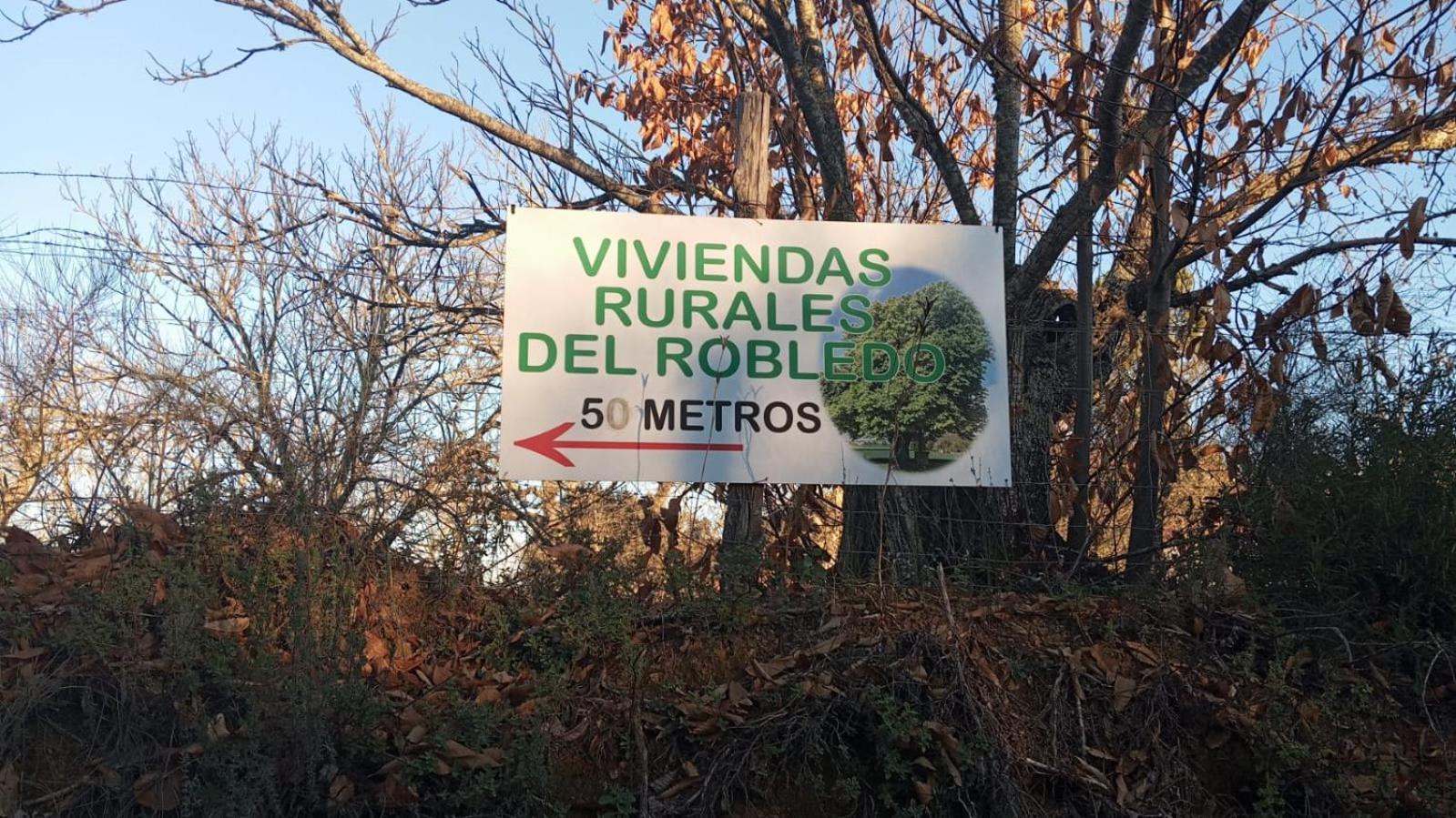 Viviendas Rurales Del Robledo Chalet